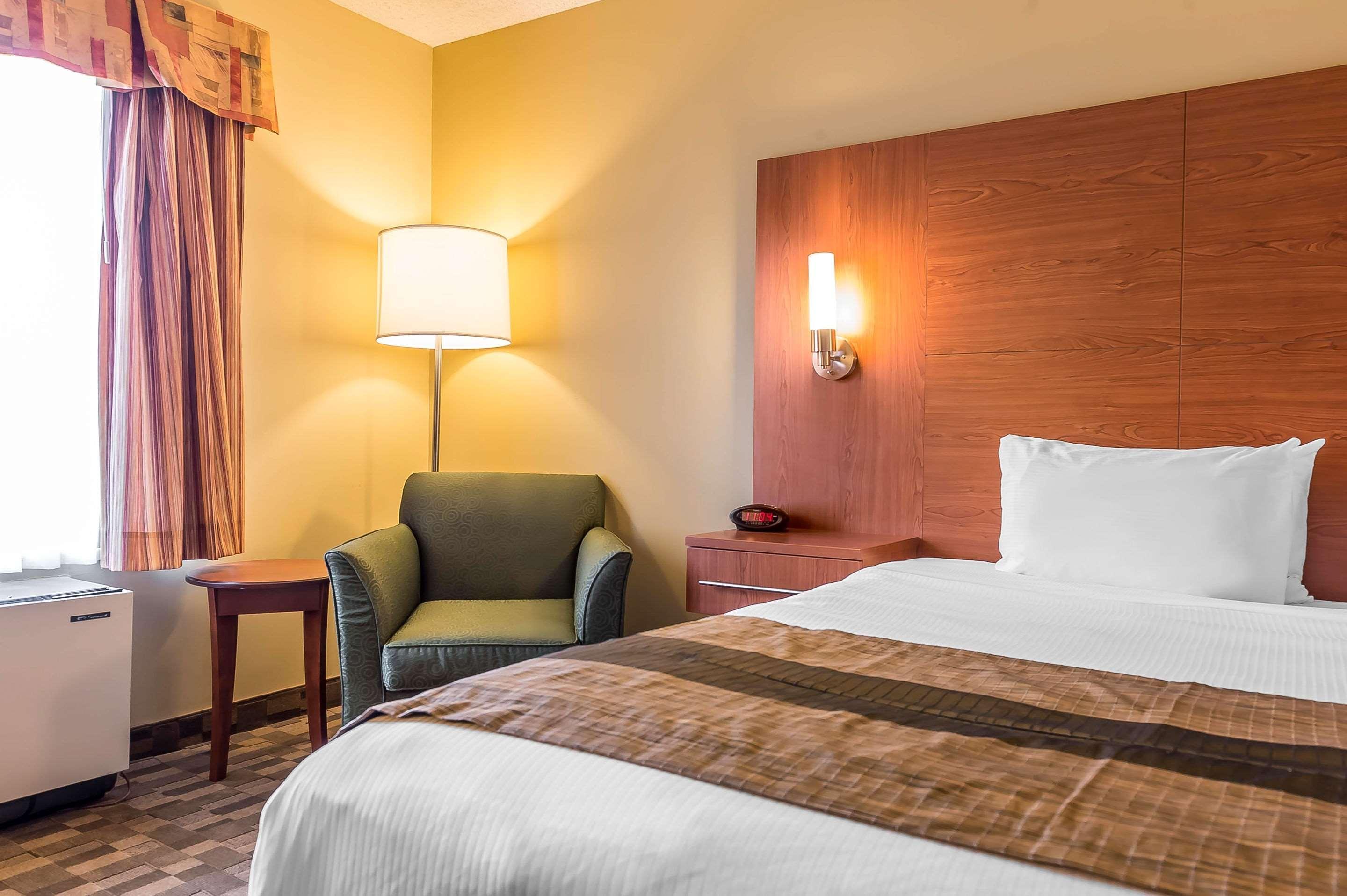 Quality Inn & Suites Hawkesbury Ngoại thất bức ảnh