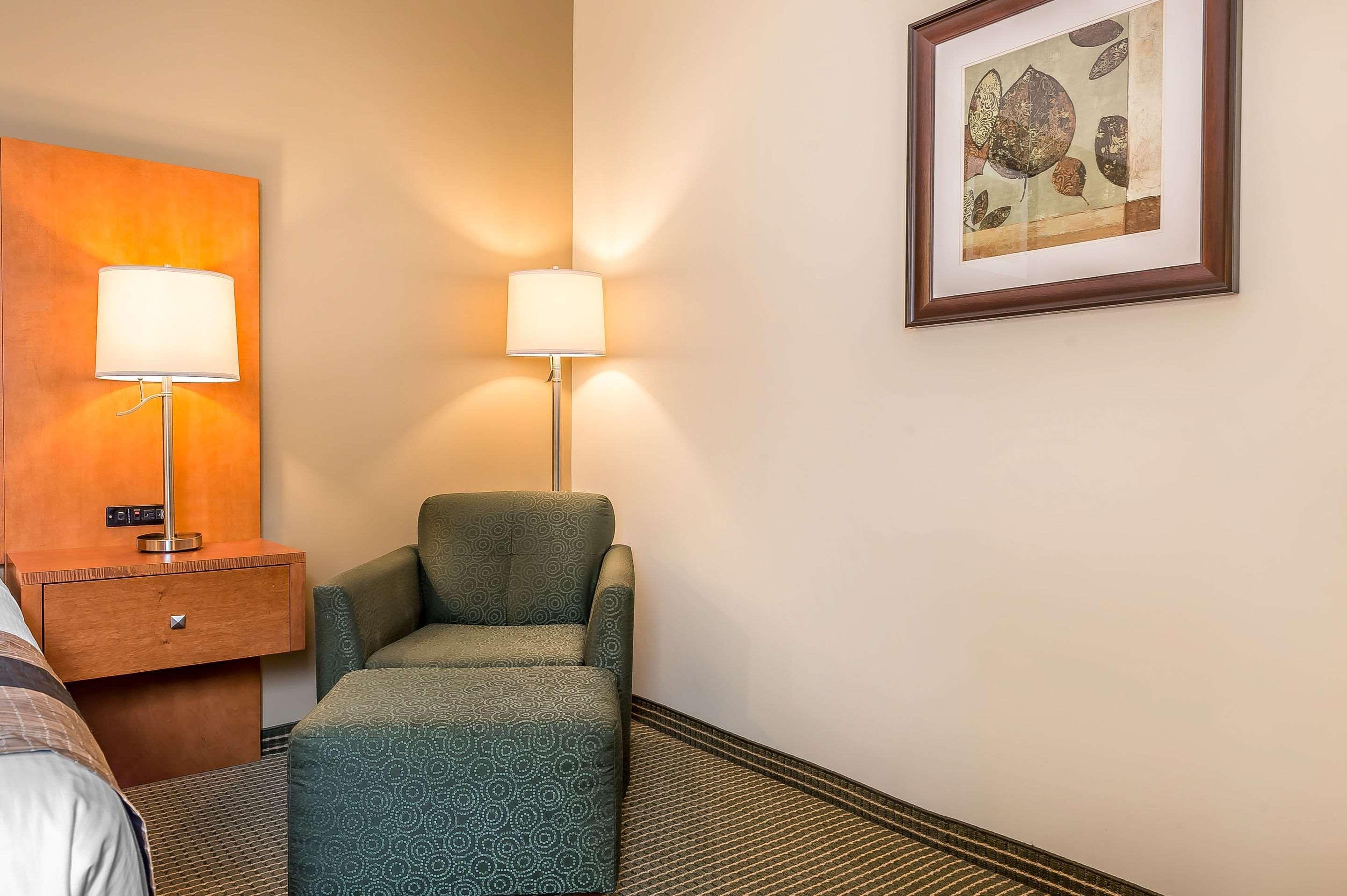 Quality Inn & Suites Hawkesbury Ngoại thất bức ảnh