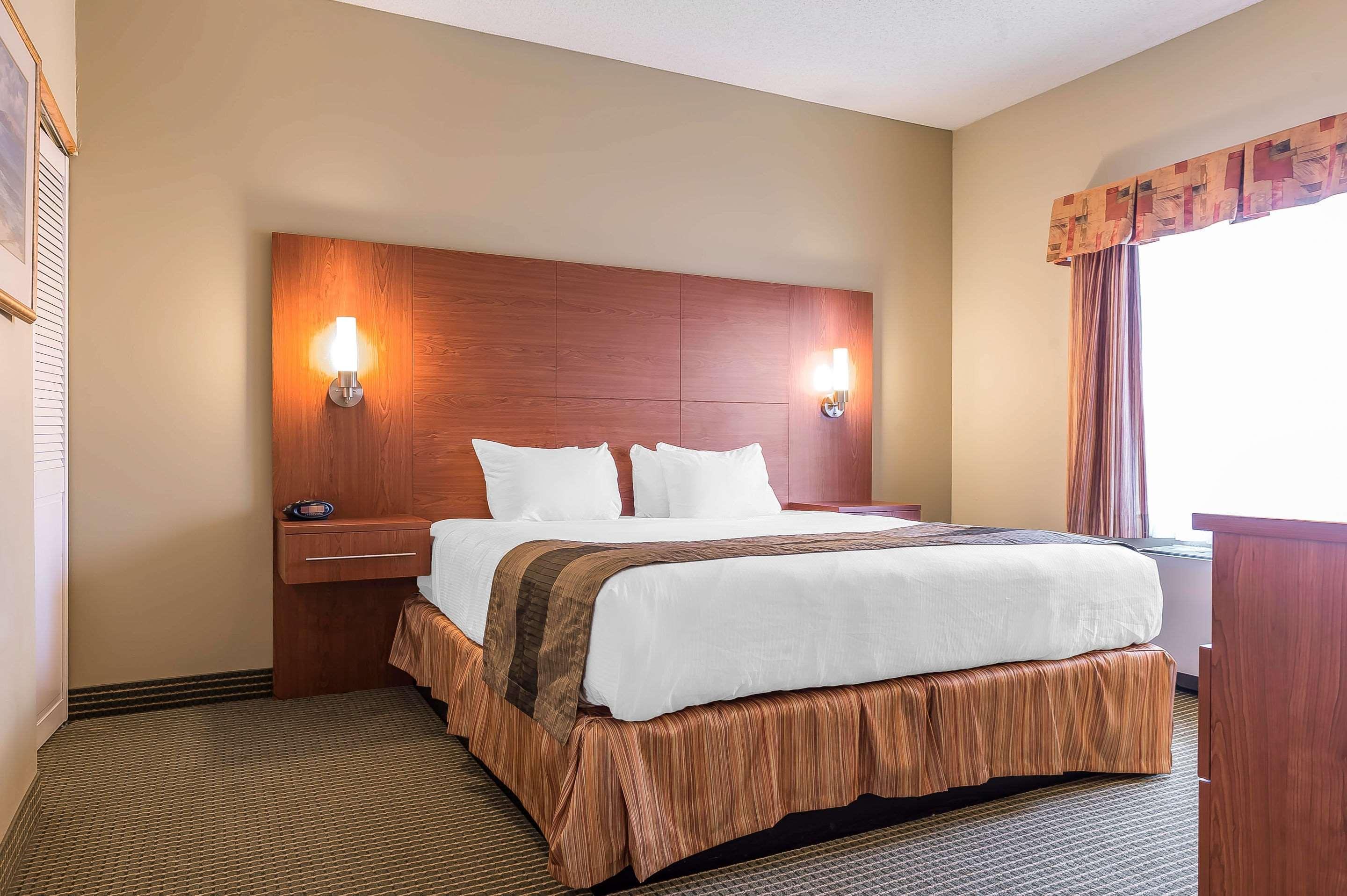 Quality Inn & Suites Hawkesbury Ngoại thất bức ảnh