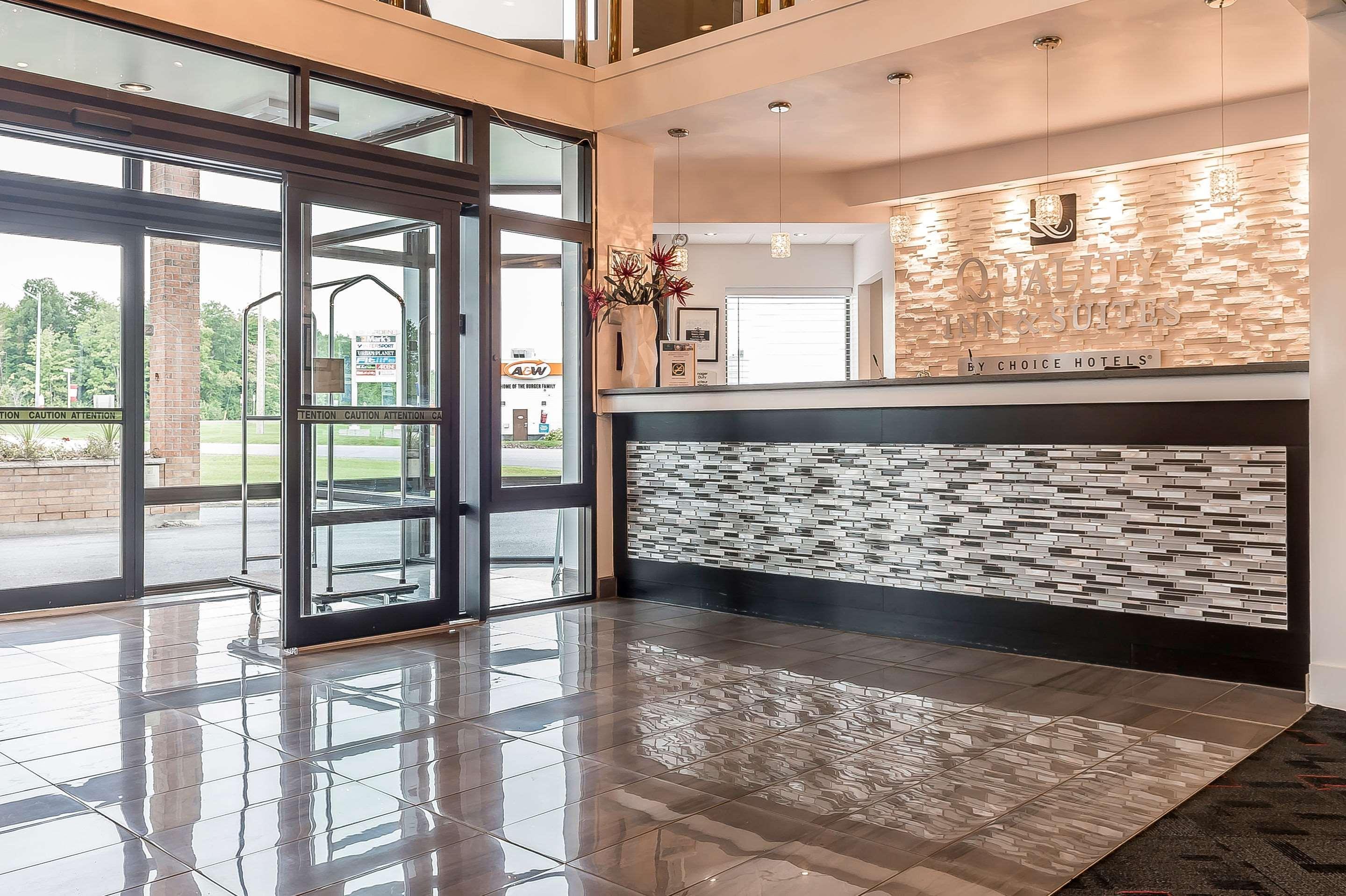 Quality Inn & Suites Hawkesbury Ngoại thất bức ảnh
