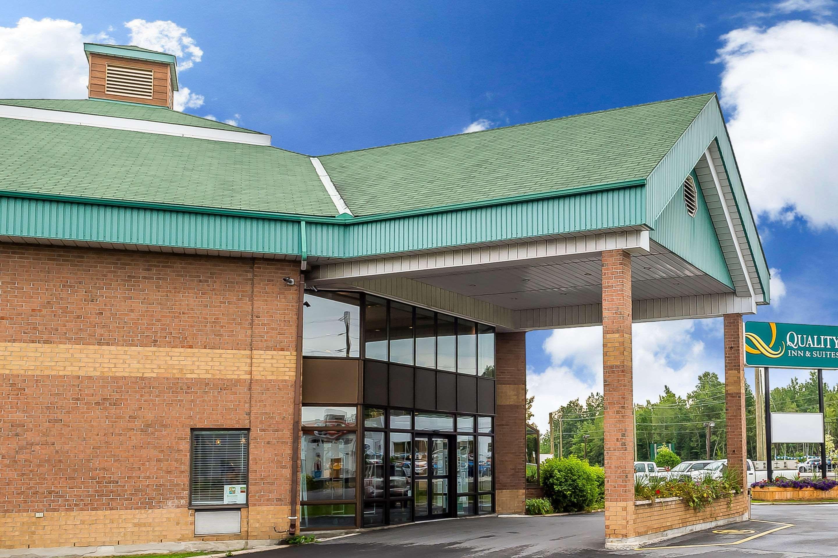 Quality Inn & Suites Hawkesbury Ngoại thất bức ảnh