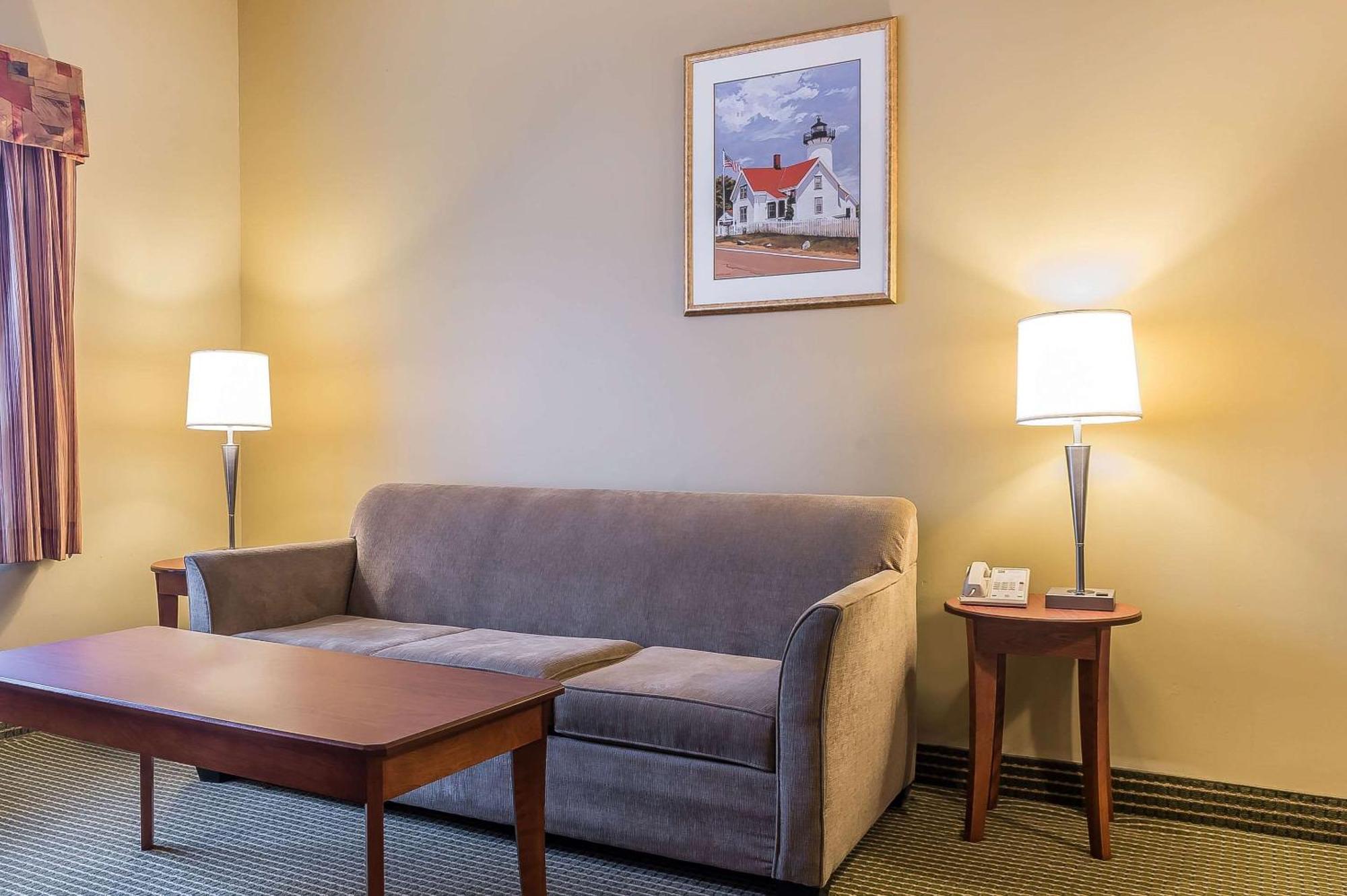 Quality Inn & Suites Hawkesbury Ngoại thất bức ảnh
