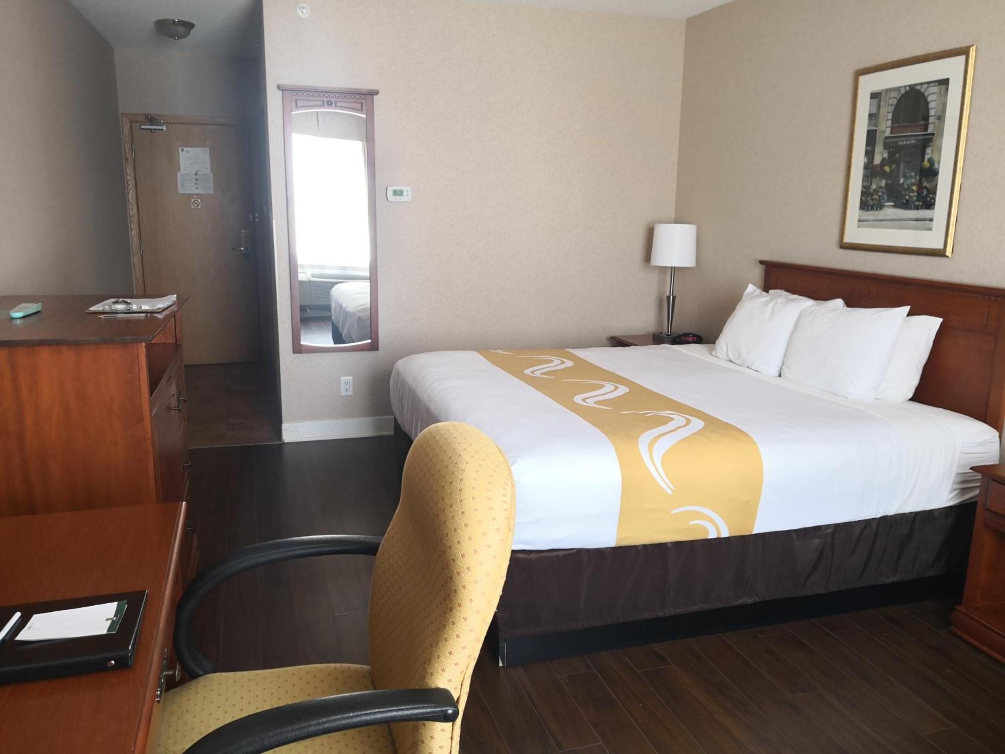 Quality Inn & Suites Hawkesbury Ngoại thất bức ảnh