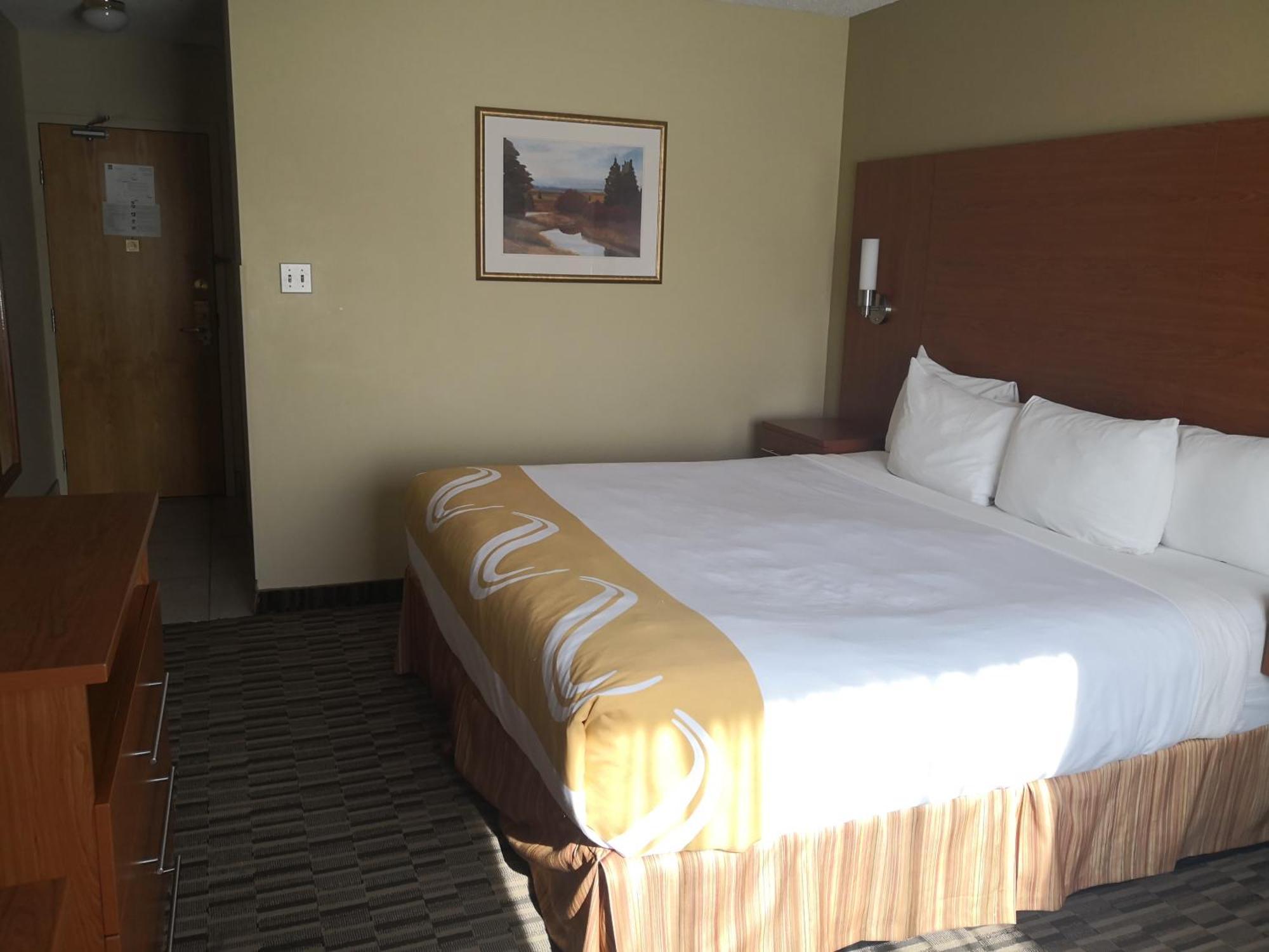 Quality Inn & Suites Hawkesbury Ngoại thất bức ảnh
