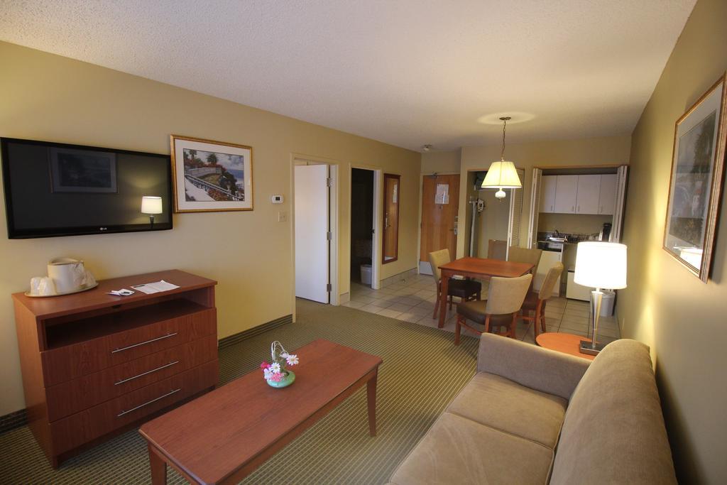 Quality Inn & Suites Hawkesbury Ngoại thất bức ảnh
